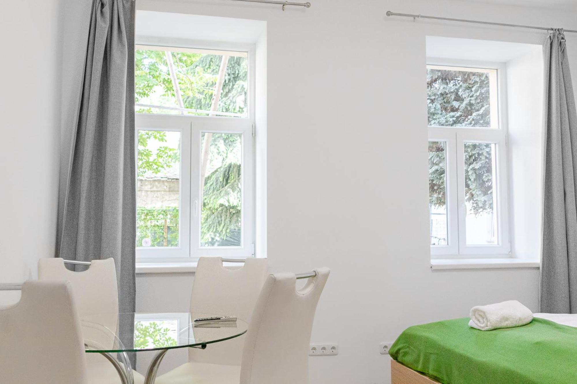 Relaxing 2-Bed Apartment For Extended Visits Wien Eksteriør bilde