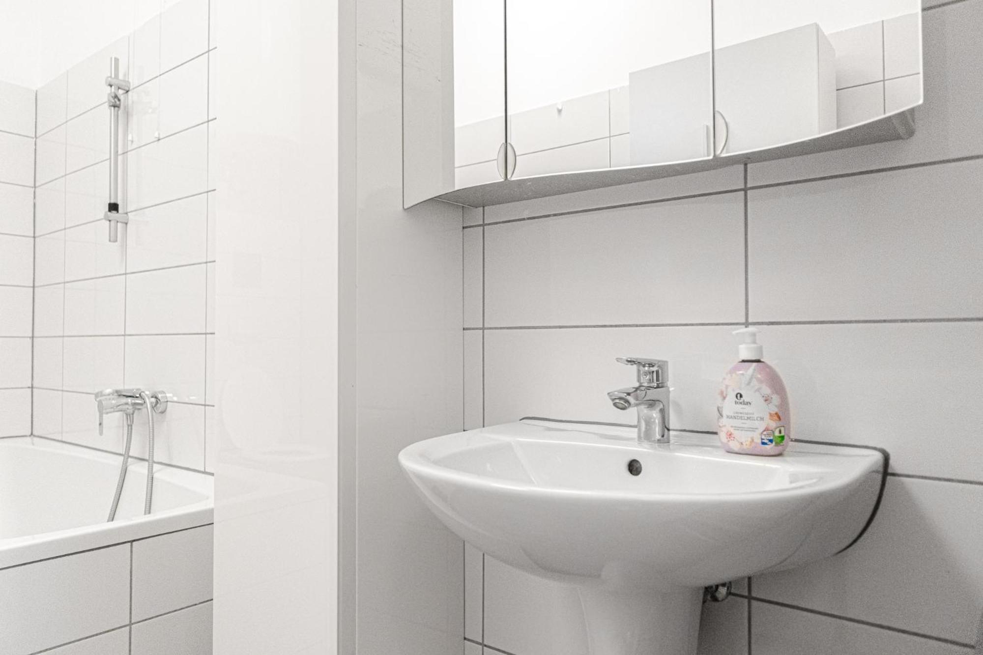 Relaxing 2-Bed Apartment For Extended Visits Wien Eksteriør bilde